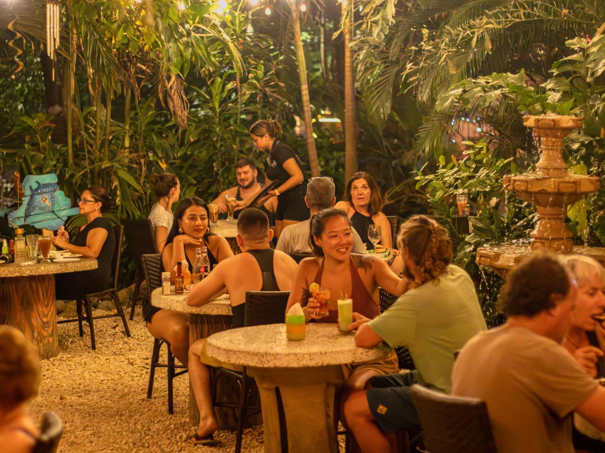 El Sano Banano Beachside Hotel Montezuma Dış mekan fotoğraf
