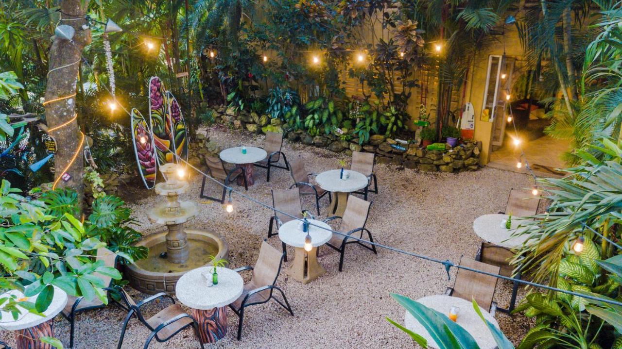 El Sano Banano Beachside Hotel Montezuma Dış mekan fotoğraf