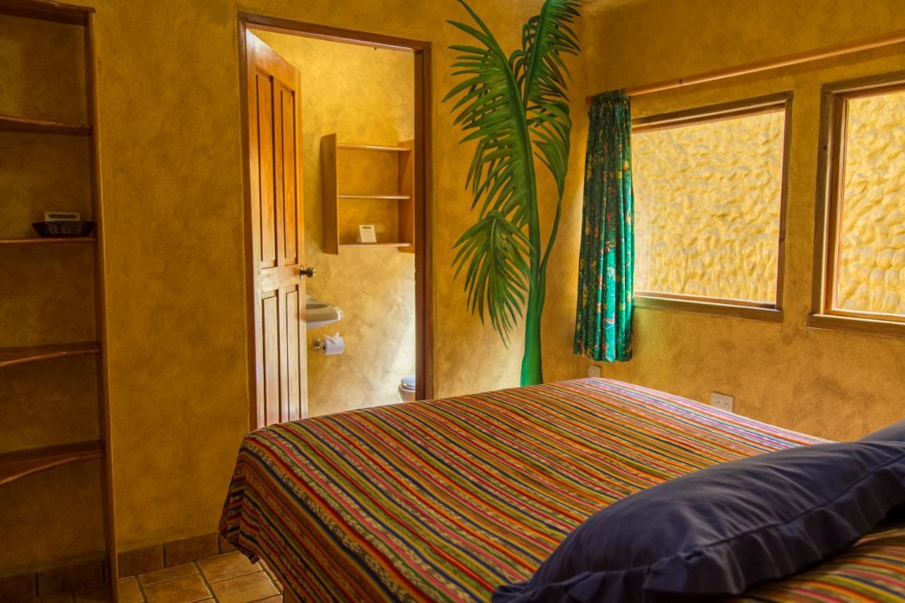 El Sano Banano Beachside Hotel Montezuma Dış mekan fotoğraf