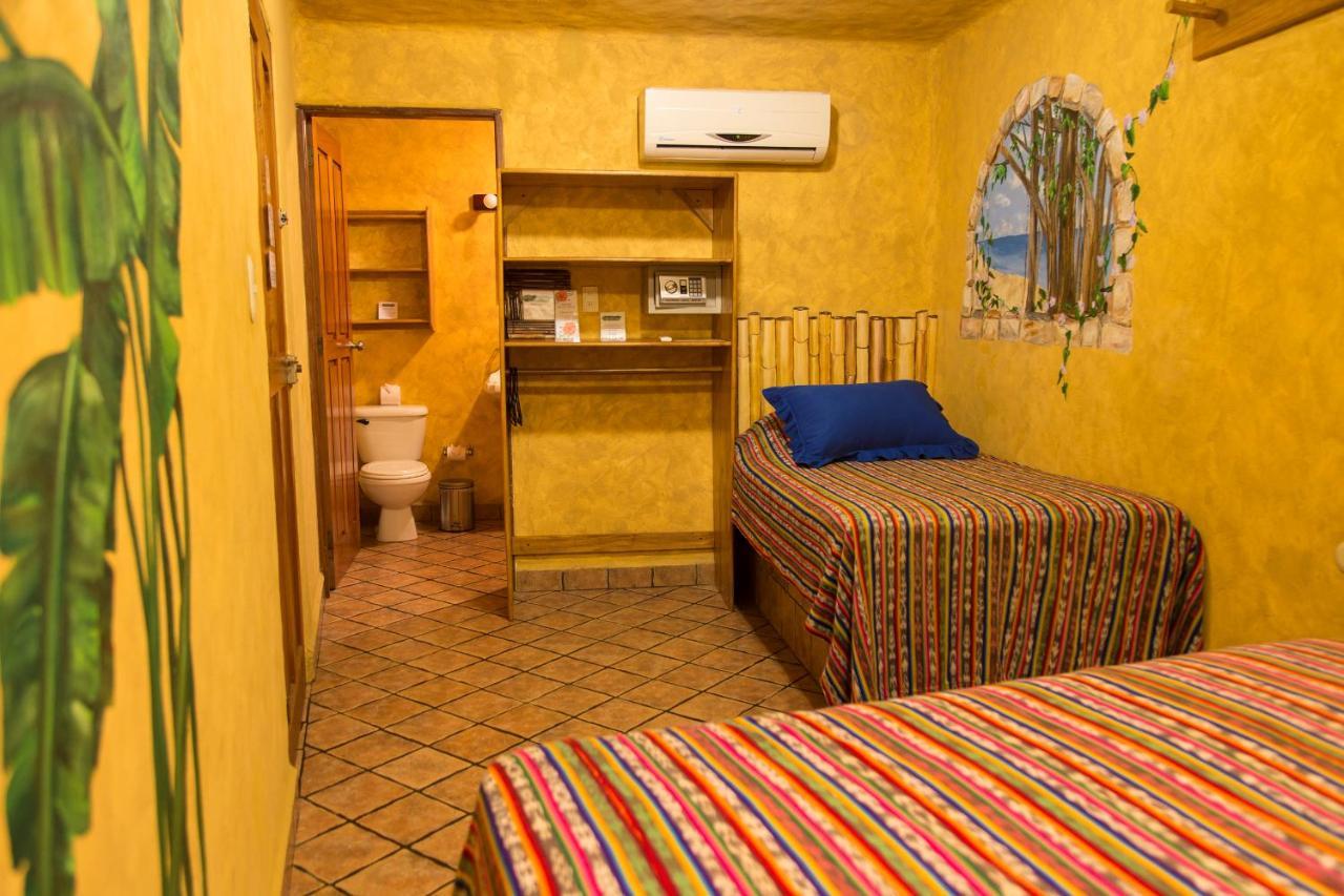 El Sano Banano Beachside Hotel Montezuma Dış mekan fotoğraf